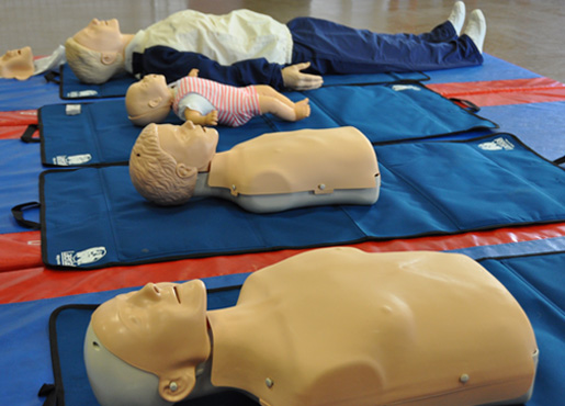 Remise du matériel pour les premiers secours au Collège des Capucins à Châteauroux le 07.02.2011.