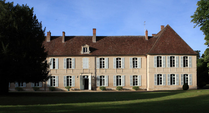 L'ancienne abbaye cistercienne a été fondée en 1128 par Saint Bernard.