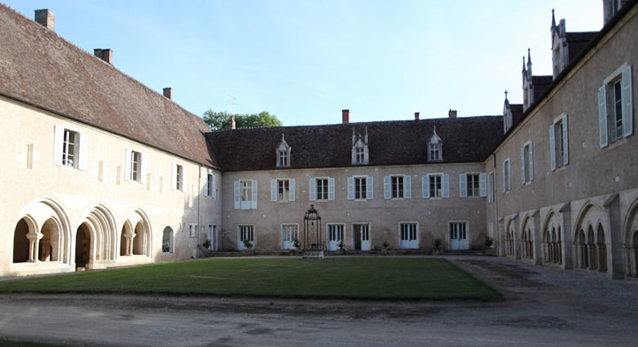 L'abbaye est la propriété des petits frères des Pauvres depuis 1954.