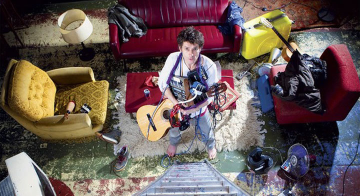 Auteur-compositeur-interprète nourri à la pop anglo-saxonne !