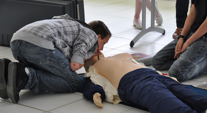 Plus de 9000 collégiens apprennent les gestes qui sauvent.