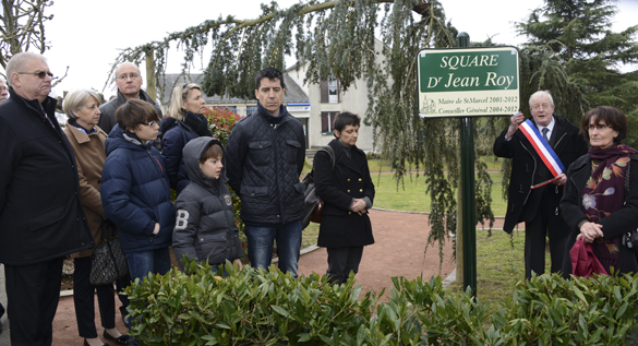 La plaque commémorative dévoilée lors de l'inauguration
