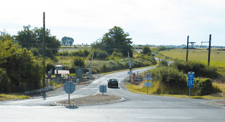 La suppression du passage à niveau du Vigoux : une opération pilotée par le Département.