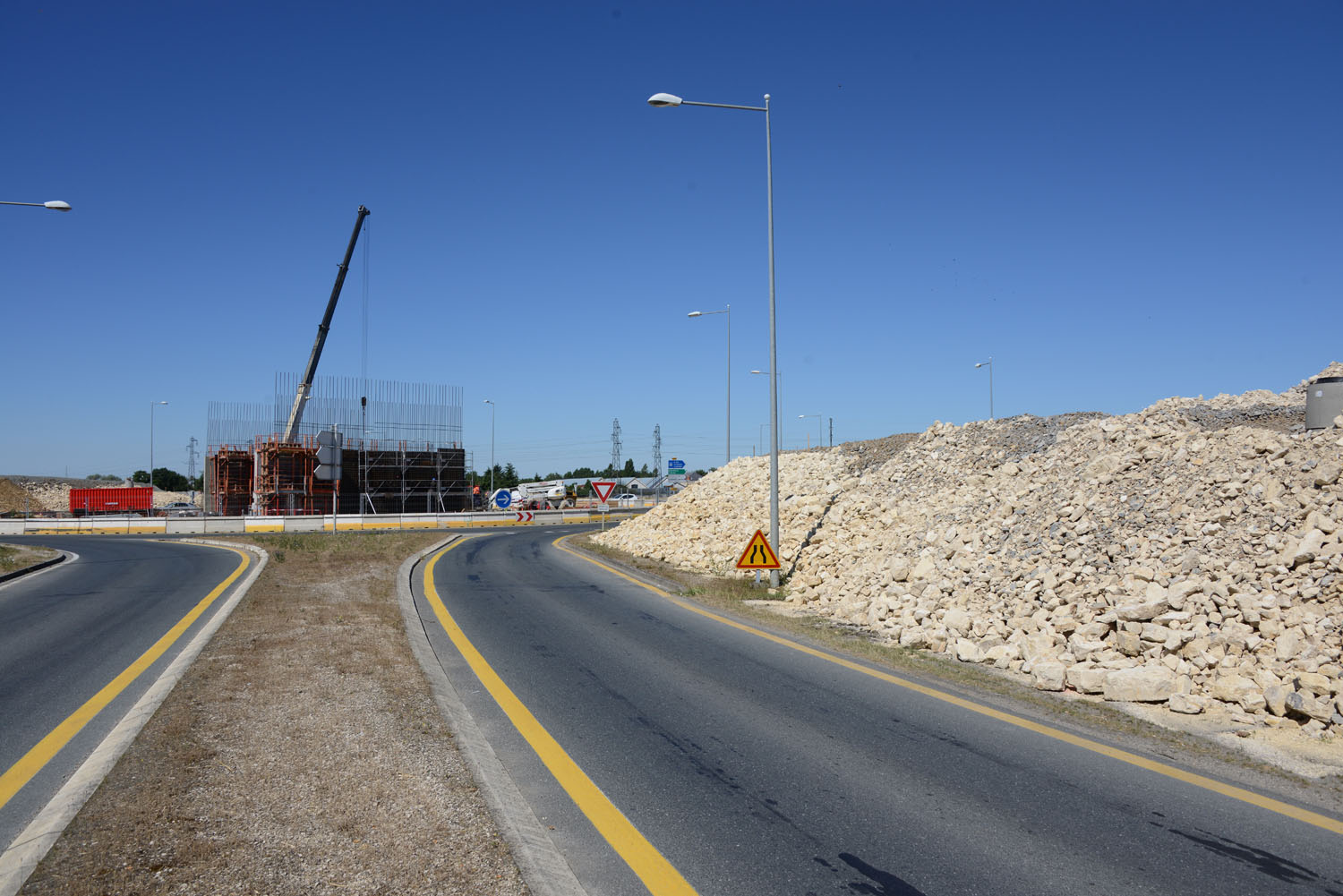 Le rond point en venant de l'Est
