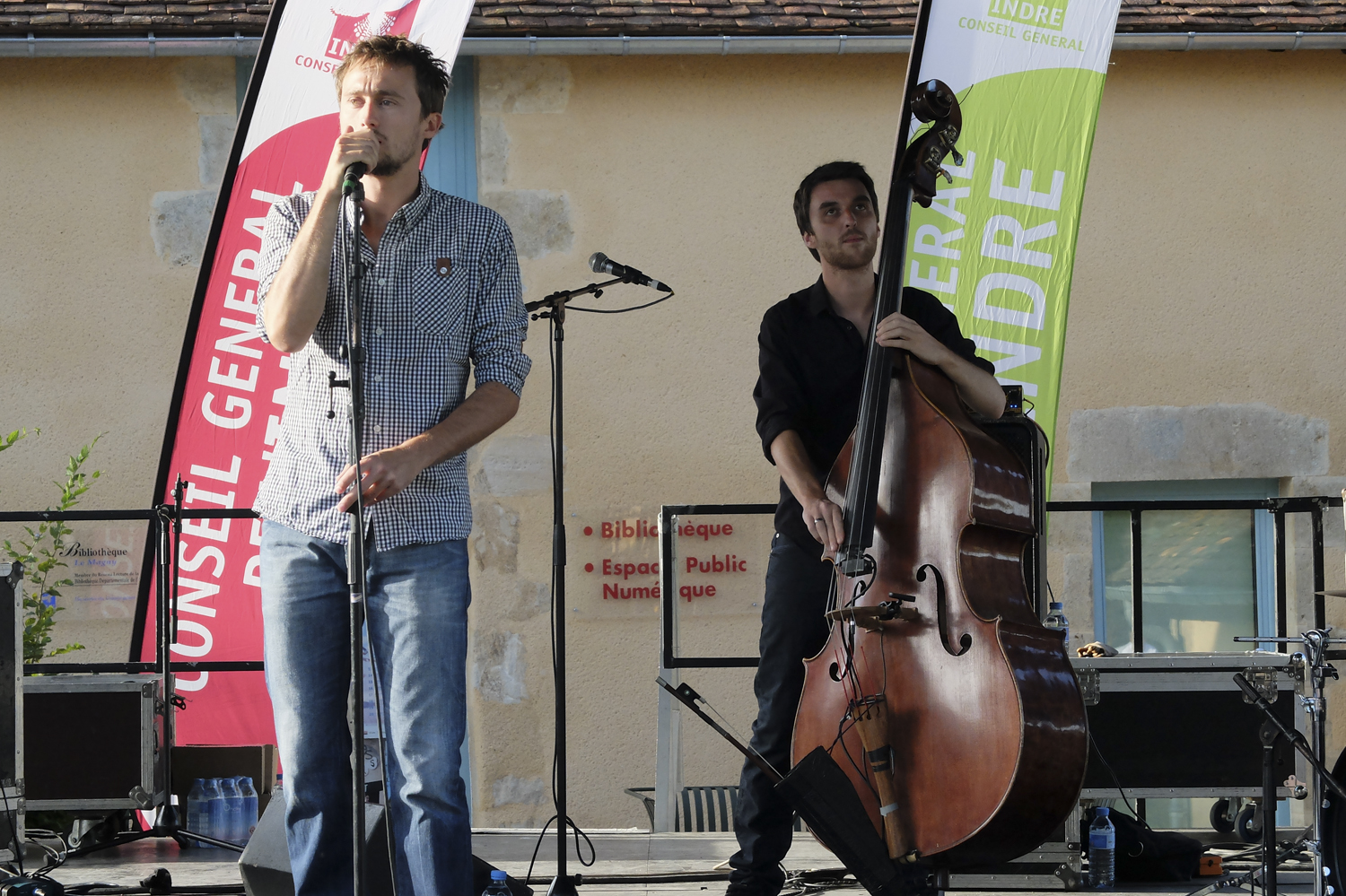 "Pauvres Martins" sur la scène de DARC au Pays au Magny © JF Lacou