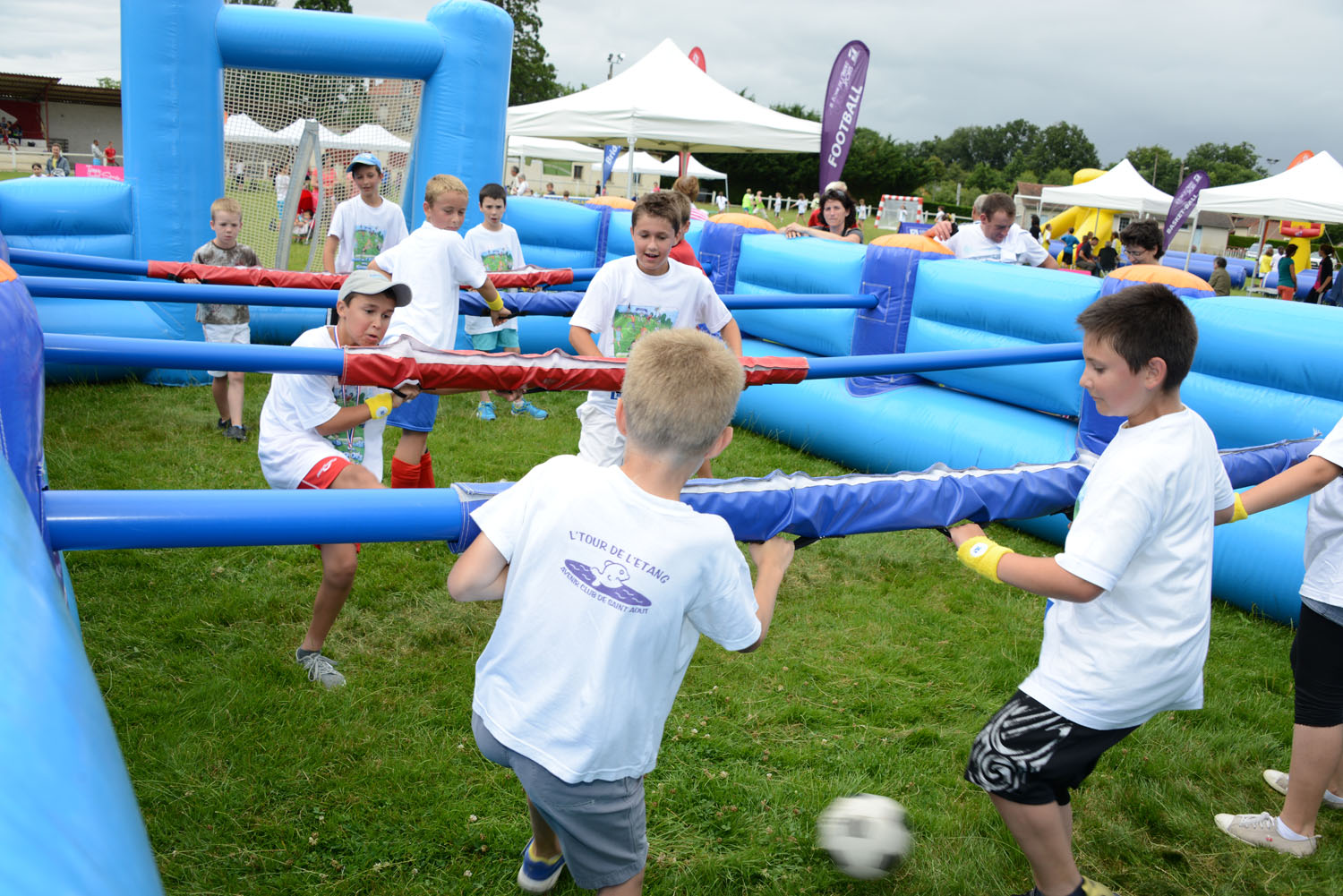Baby foot géant