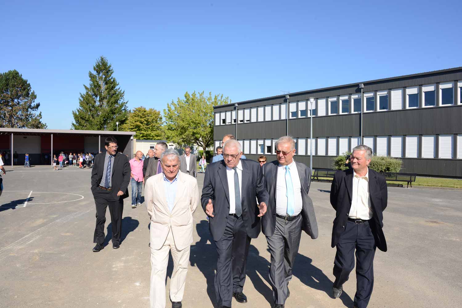 Visite du collège Condorcet à Levroux en présence de Louis Pinton Président du Conseil général et Sénateur