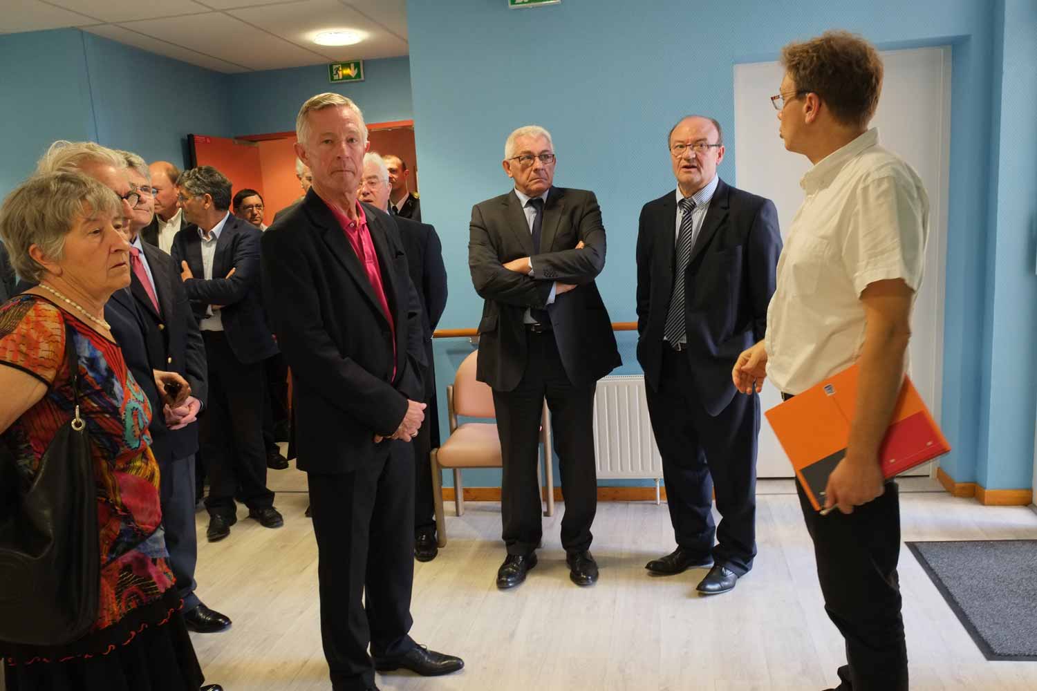 Le Président du Département et Sénateur Louis Pinton lors de la visite de l'établissement