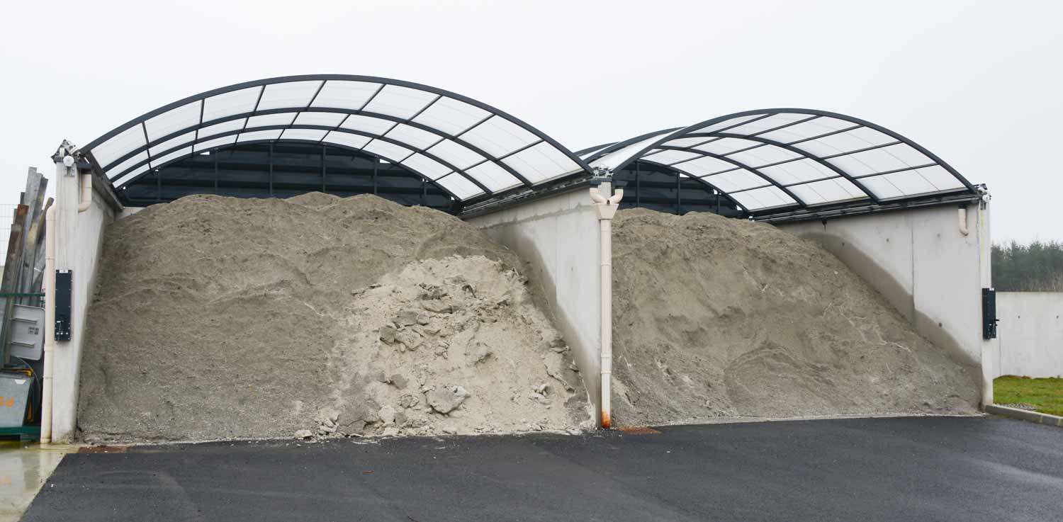 Les réserves de sel entreposées sur le centre de Buzançais.