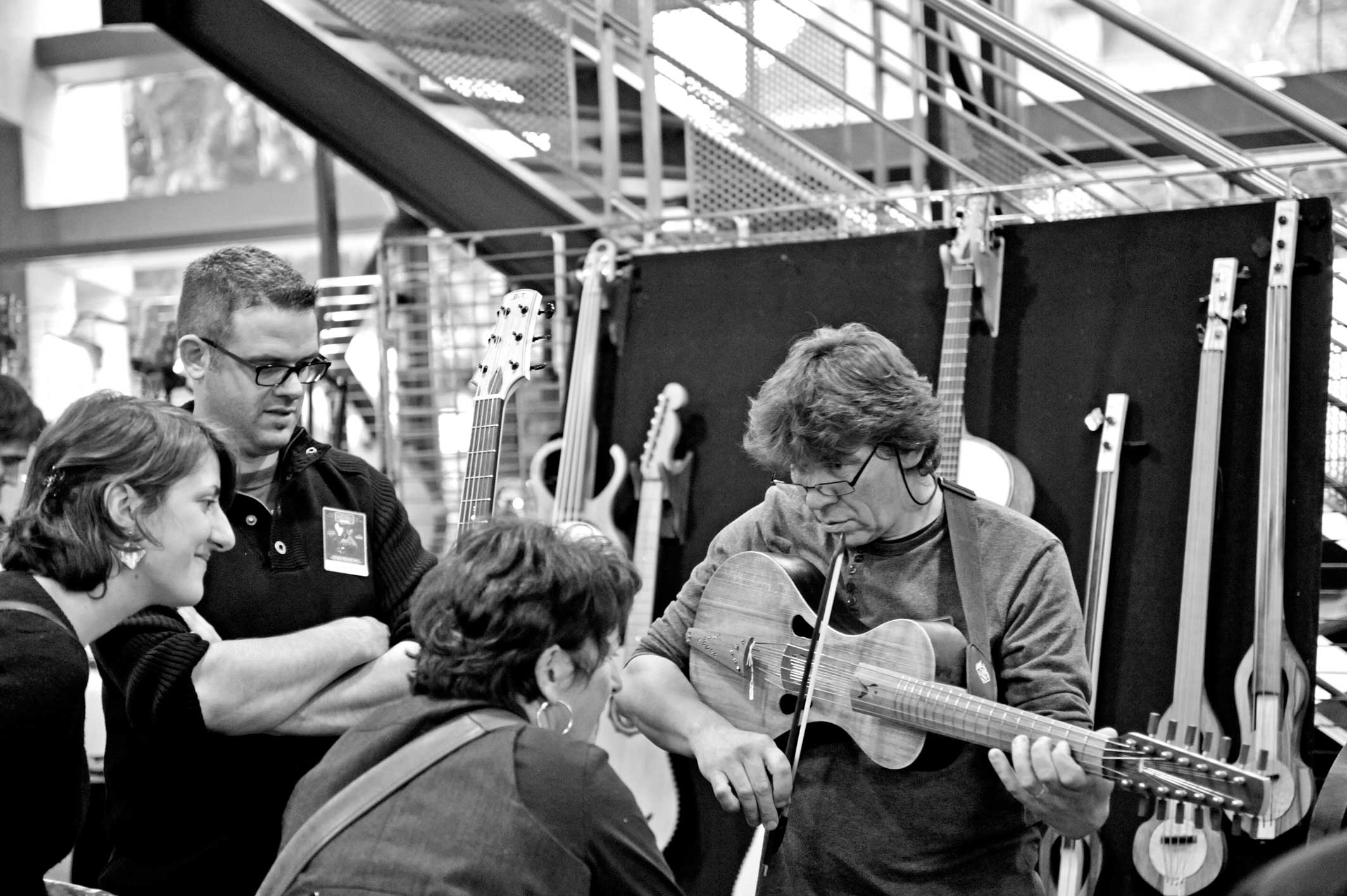 Salon des Luthiers avec Philippe Berne ©Heinz Deter Fink