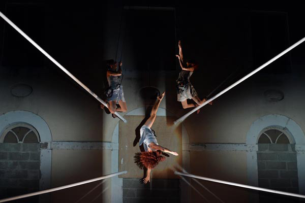Compagnie Retouramont - Les Ondes Gravitationnelles -