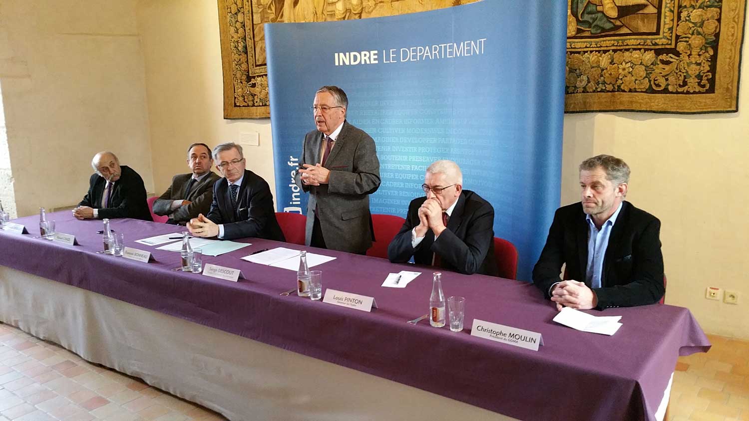 De G. à D. : C. Doucet, R. Chaze, F. Bonneau, S. Descout, L. Pinton, C. Moulin