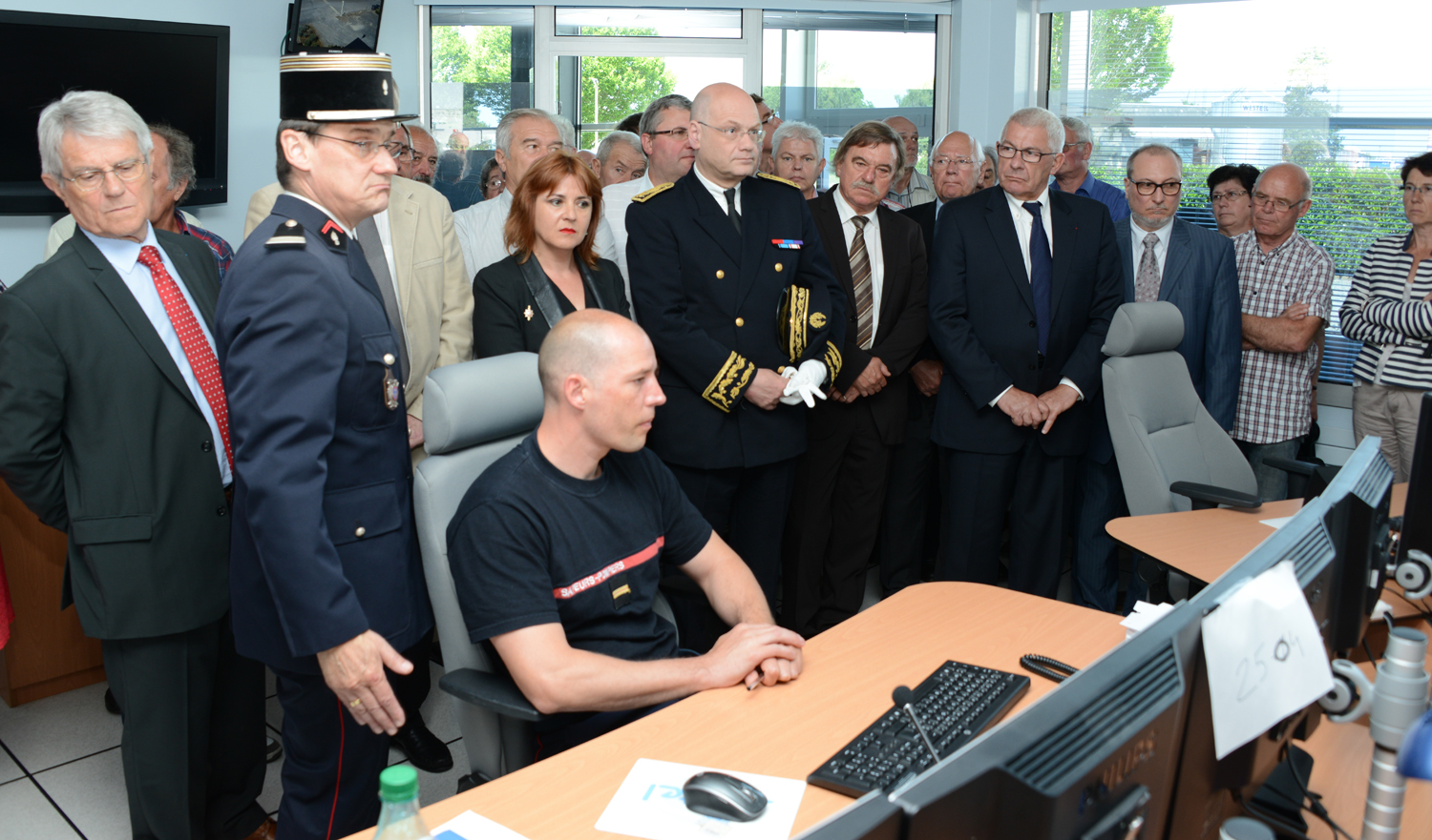 La salle du centre d'appel de traitement d'alertes basé à Montierchaume