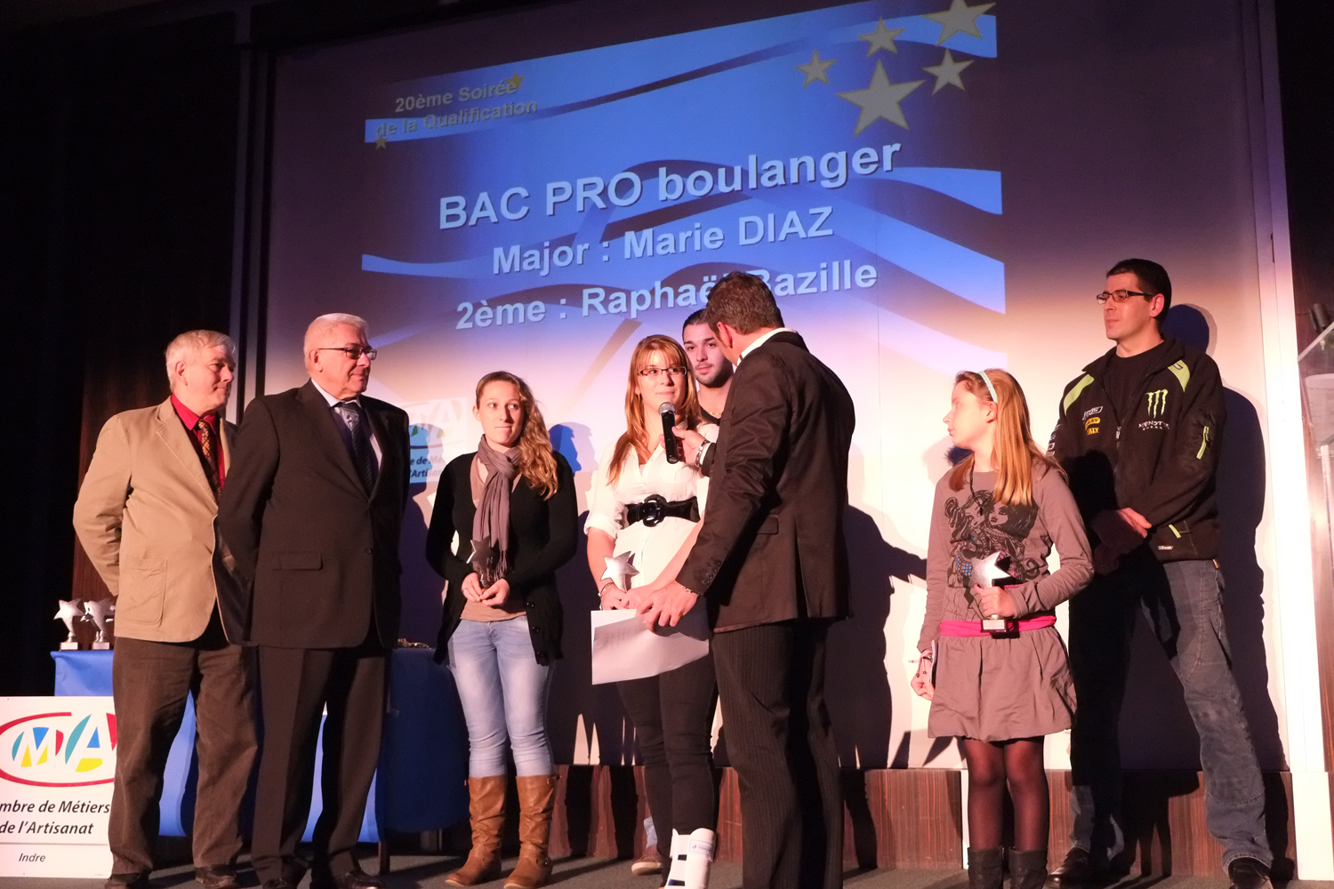 Remise des prix pour les apprentis boulangers par Louis Pinton, Président du Conseil général et Sénateur.